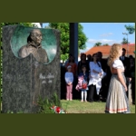 szoboravato100.jpg